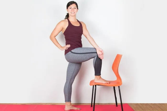 standingbacktwist_01