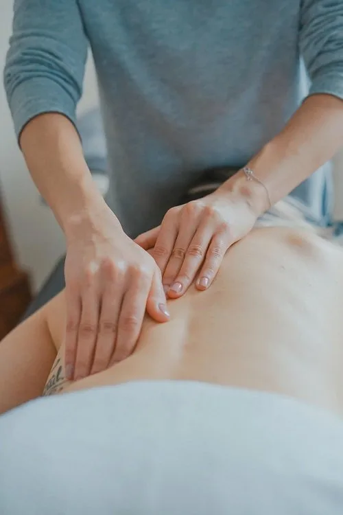 massage-sciatica-back