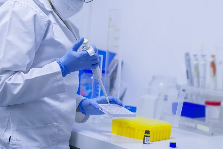 lab doctor nurse hospital